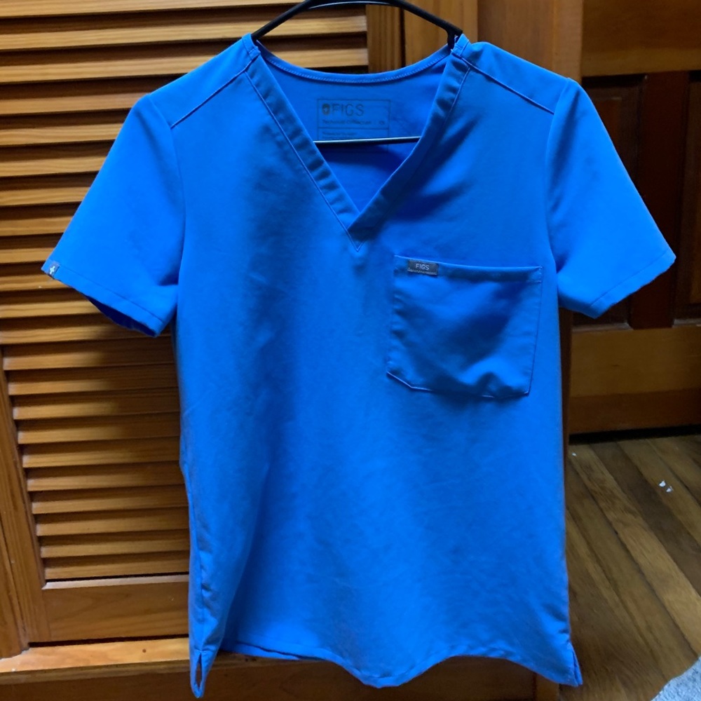 Figs Catarina Scrub Top. Ceil blue.